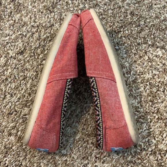 Toms - Picture 3 of 3